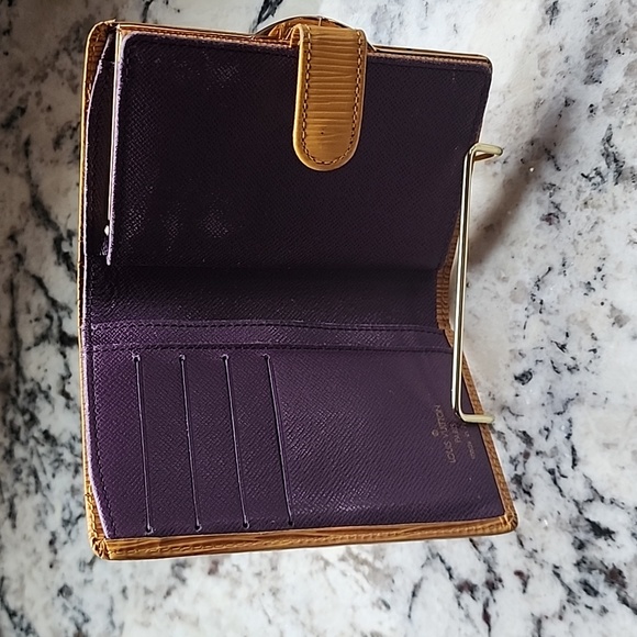 Louis Vuitton Epi Kisslock Bifold Wallet - Picture 3 of 6